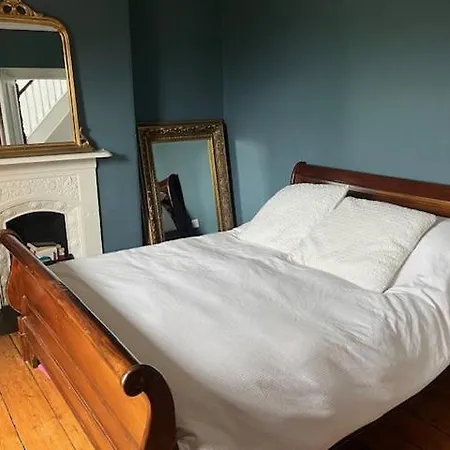 Dom wakacyjny Victorian House With Cricket Ground Views